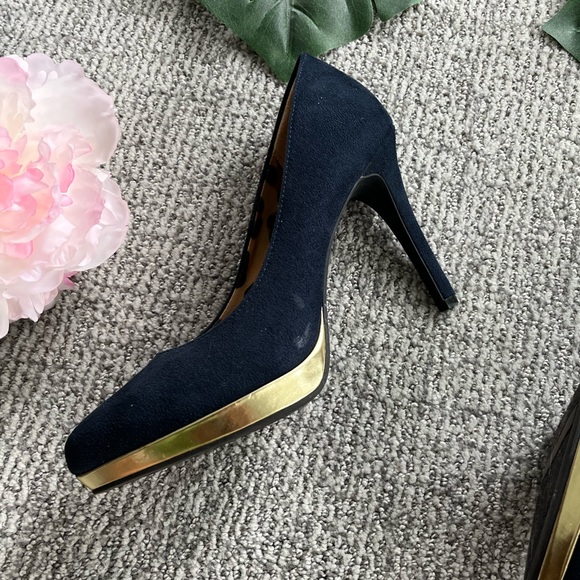 Christian Siriano Navy and Gold Pumps *Size 8 and 1/2* - Picture 9 of 9